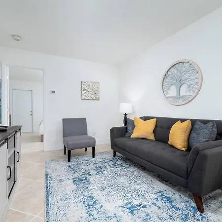 Heart Of Wilton 2 Recently Remodeled Apartment